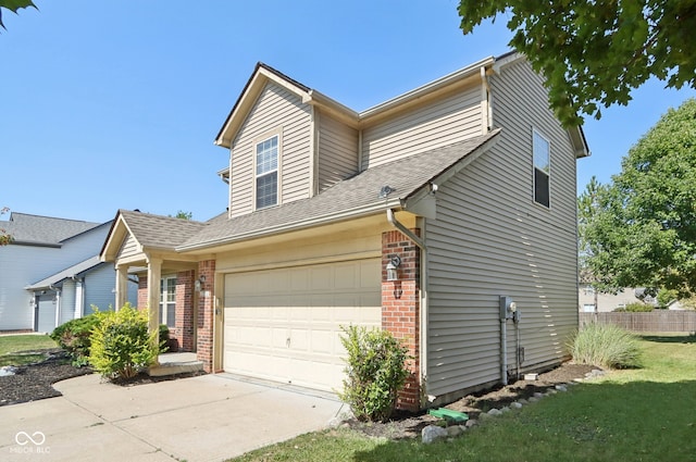 view of front of house featuring a front yard