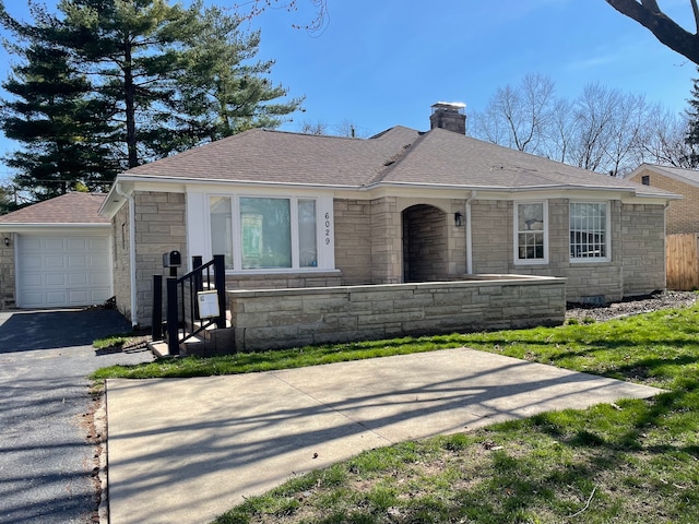 view of front facade featuring a garage