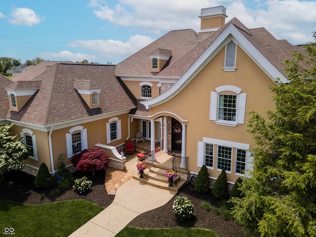 view of front of property featuring a patio