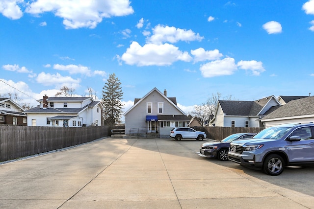 view of front of property