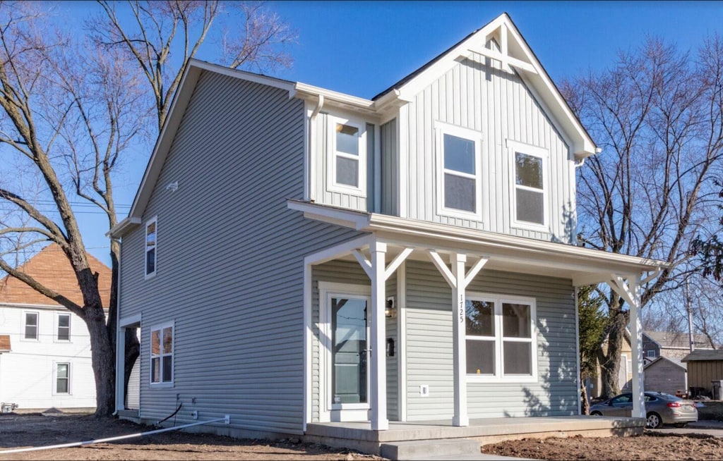 view of front of house featuring a porch