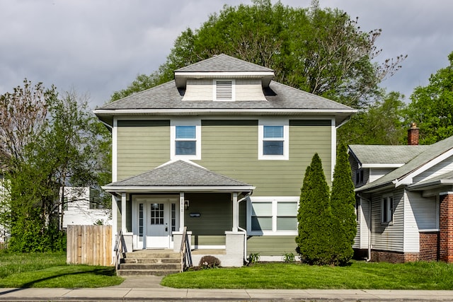 view of front of house featuring a front lawn