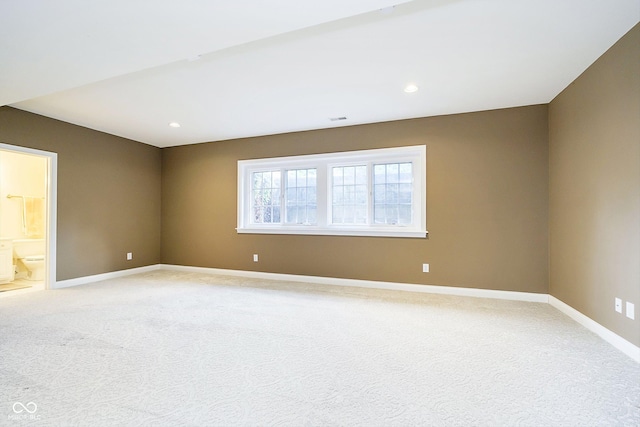 empty room featuring carpet floors