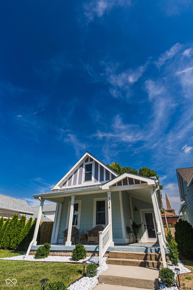 view of front of house with a porch