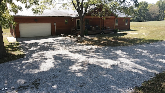 view of front facade featuring a garage