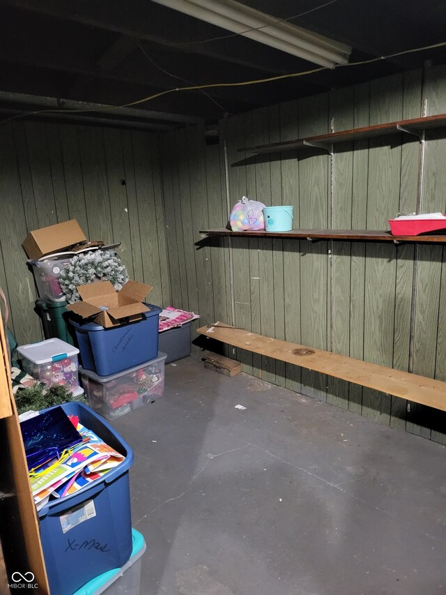 715 5th St, Covington, IN 47932 - interior space