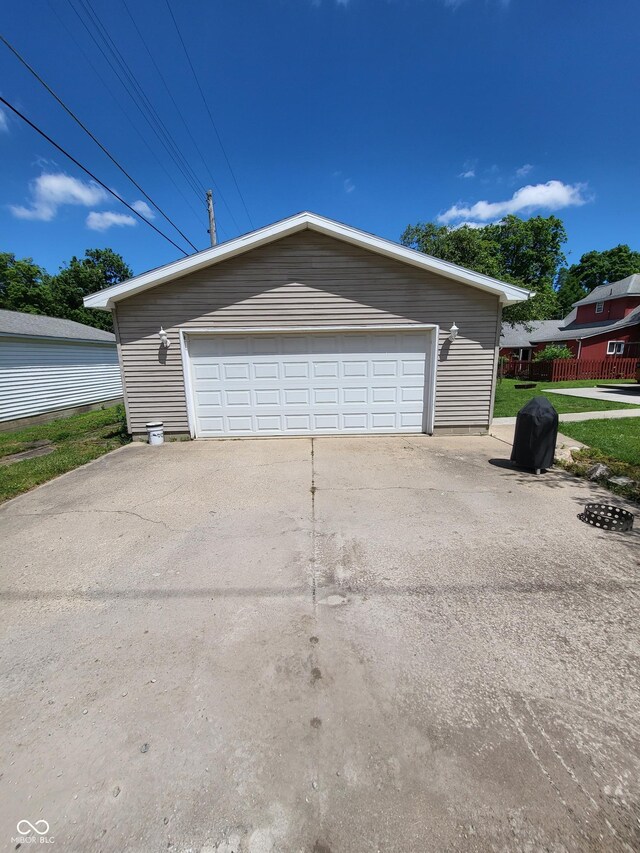 715 5th St, Covington, IN 47932 - view of detached garage