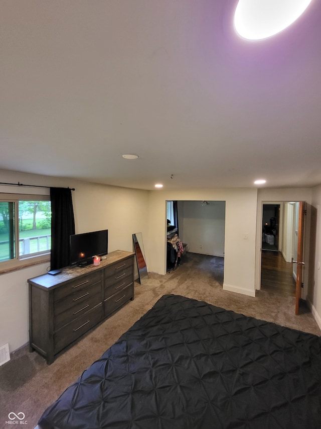 bedroom featuring carpet floors