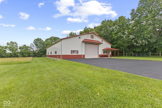 view of front of home featuring a front yard