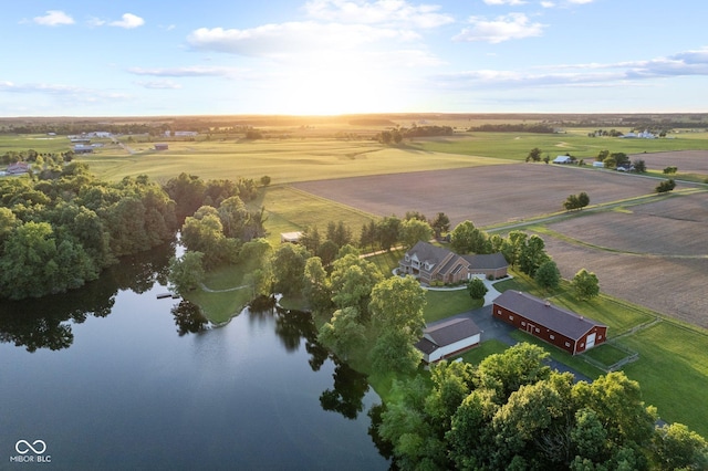 bird's eye view featuring a rural view and a water view