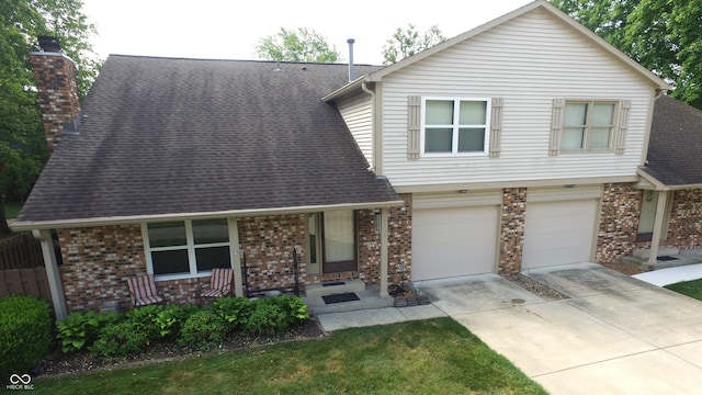 view of front facade featuring a garage