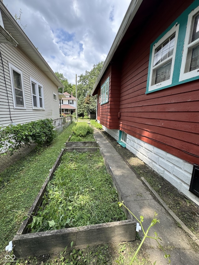601 N Bosart Ave, Indianapolis, IN 46201 - photo 22