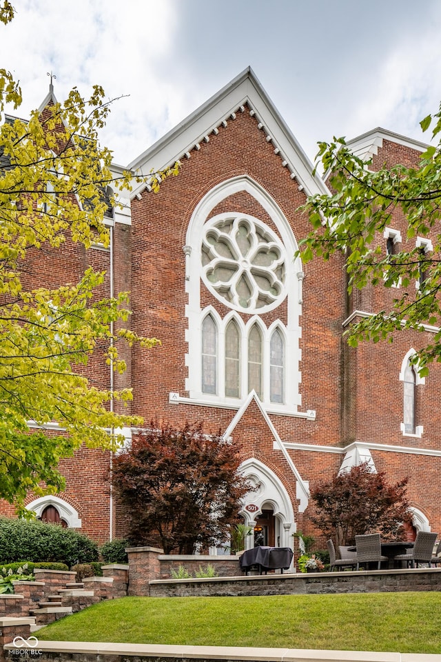 view of building exterior