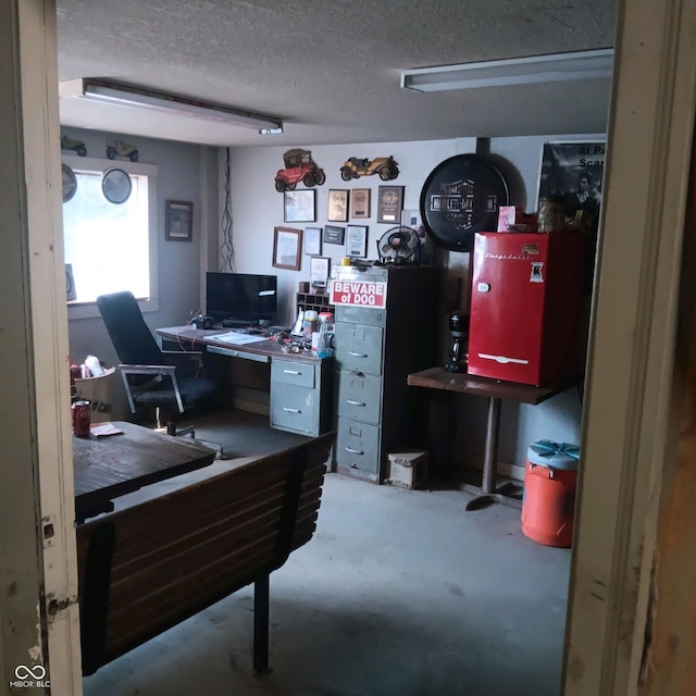 10050 E State Road 250, Crothersville, IN 47229 - home office with a textured ceiling
