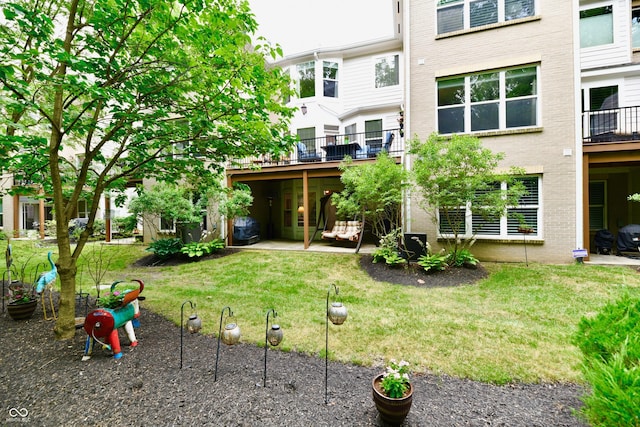 view of yard with a patio