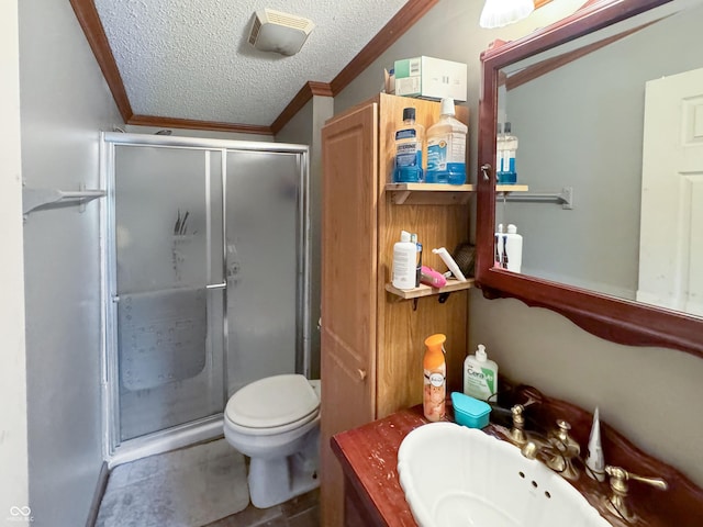 bathroom with crown molding, an enclosed shower, a textured ceiling, and toilet