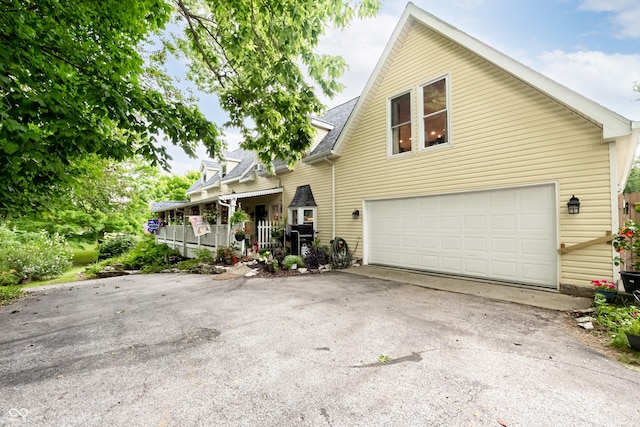 view of front of home featuring a porch