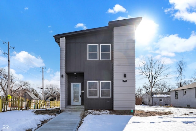 view of front of house