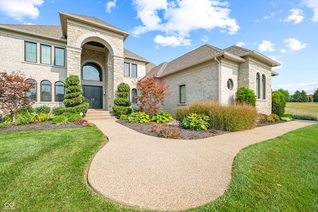 view of front of house with a front yard