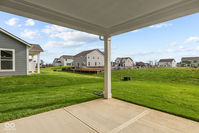 view of yard featuring a patio area