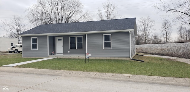 view of front facade with a front yard