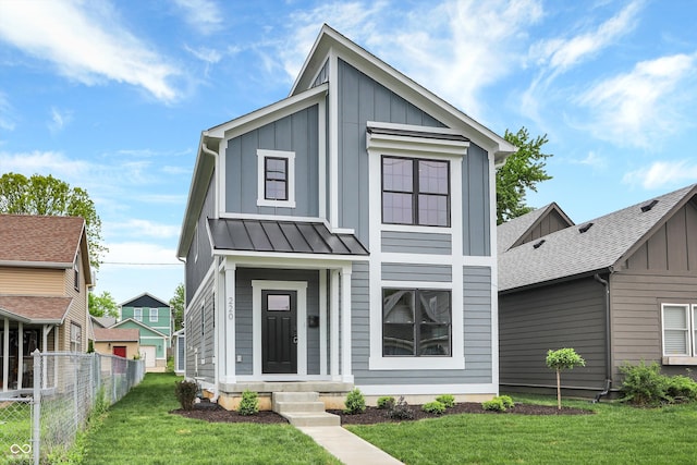 view of front facade featuring a front yard