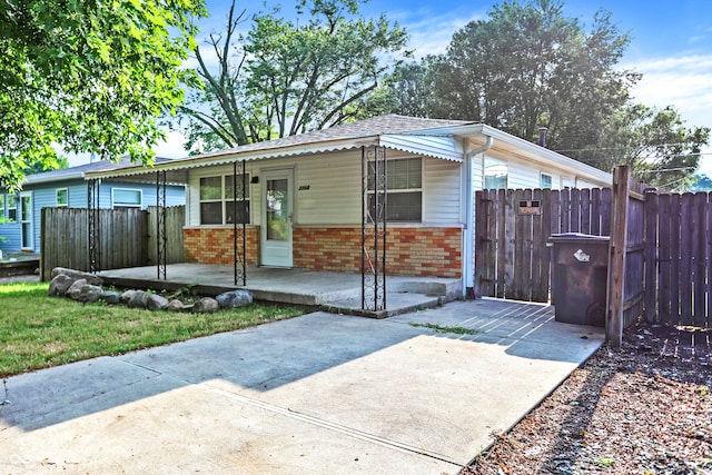 view of front of property