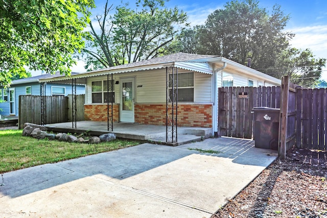 view of front of home with covered porch