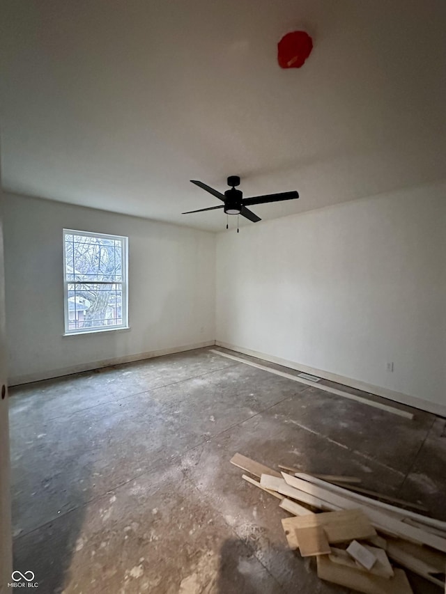 unfurnished room featuring ceiling fan