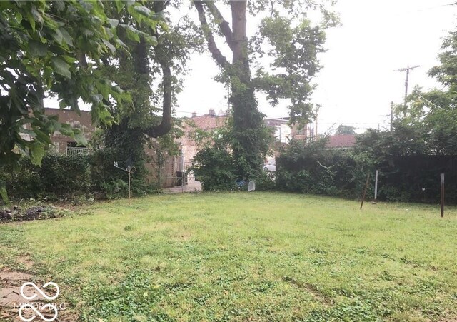 3358 Ruckle St, Indianapolis, IN 46205 - view of yard