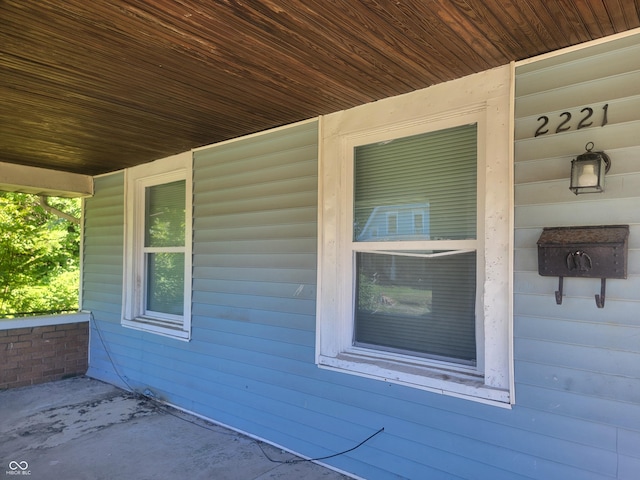 2221 Langley Ave, Indianapolis, IN 46218 - view of patio / terrace