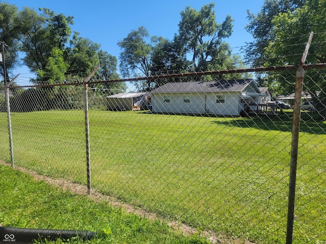 2221 Langley Ave, Indianapolis, IN 46218 - view of yard