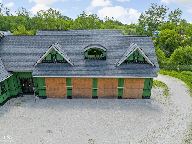 view of front of house with driveway