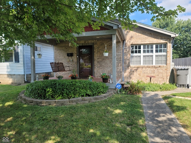 view of front facade with a front yard