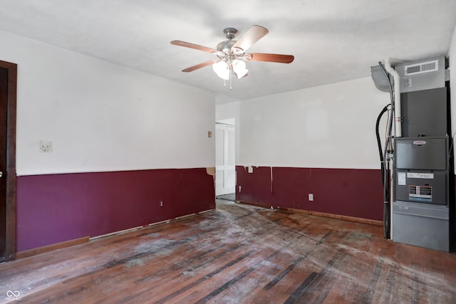 empty room with ceiling fan