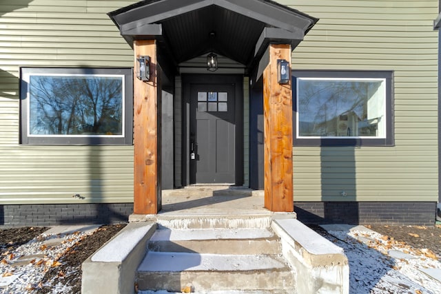 2936 N New Jersey St, Indianapolis, IN 46205 - snow covered property entrance featuring crawl space