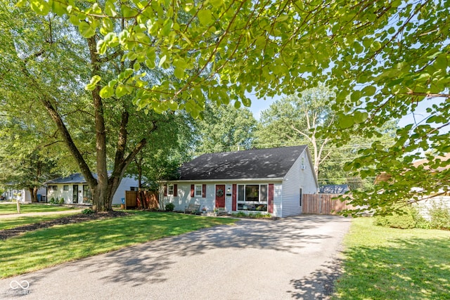 view of front of house with a front lawn