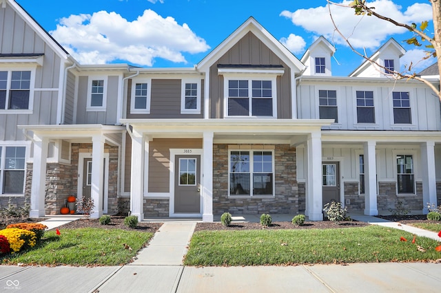 view of front of house