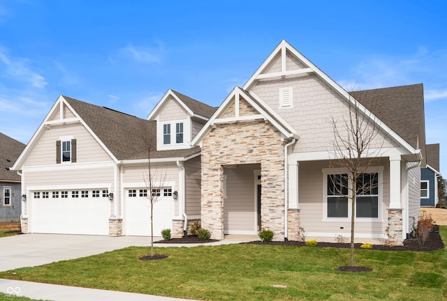 craftsman-style home featuring a front yard