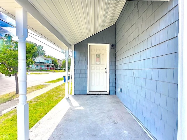 view of property entrance