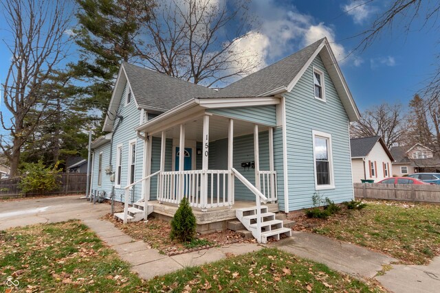 bungalow-style house featuring covered porch