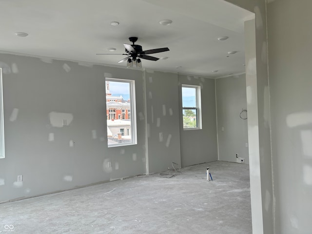 empty room with ceiling fan