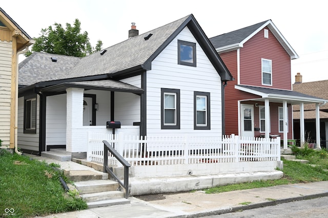 view of front facade with covered porch