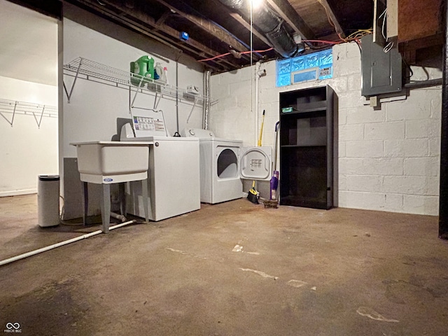 basement featuring washing machine and dryer