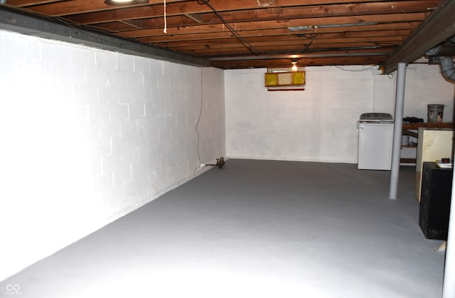 basement featuring washer / clothes dryer