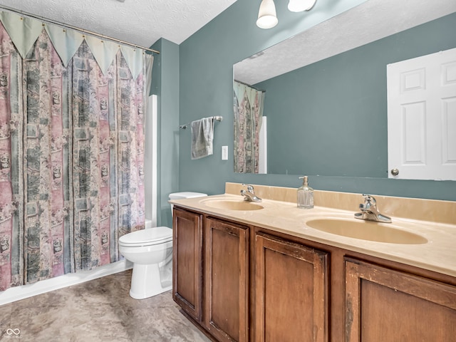 full bathroom featuring a textured ceiling, vanity, toilet, and shower / bath combo with shower curtain