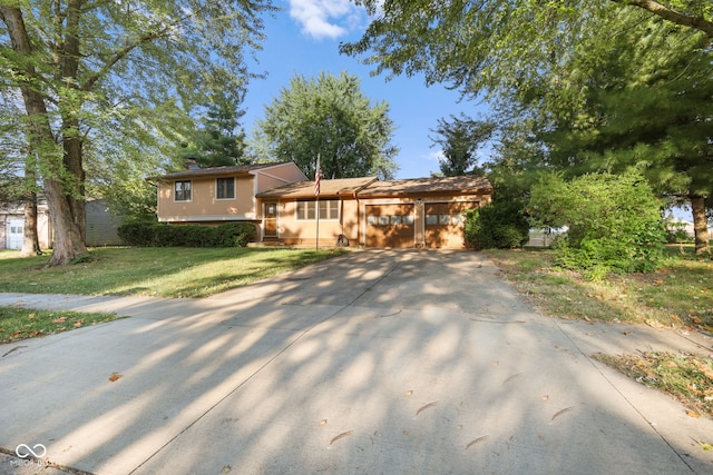 view of front of property with a front lawn