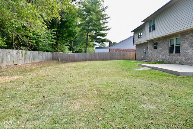 view of yard with a patio