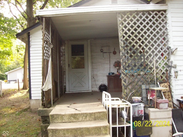 view of entrance to property