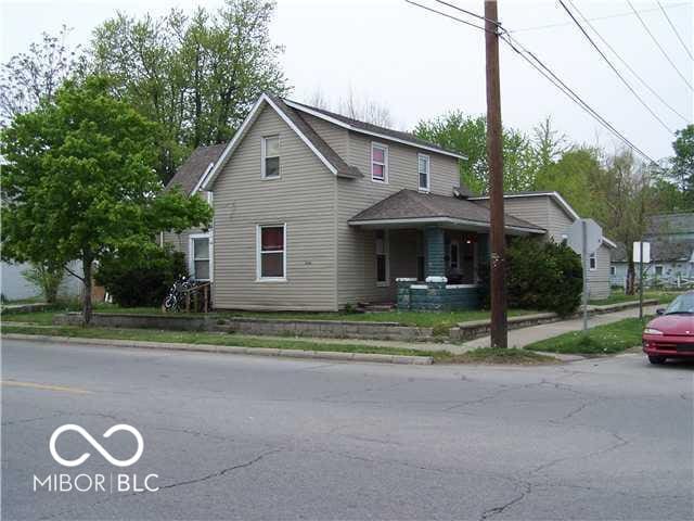 front of property with a porch